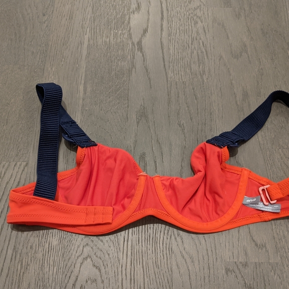 Unlined Underwire Bikini Top with Bottom - Picture 3 of 5